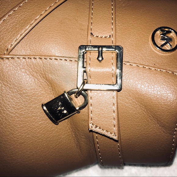 Michael Kors youth 5Y tan booties with gold trim - Picture 4 of 4